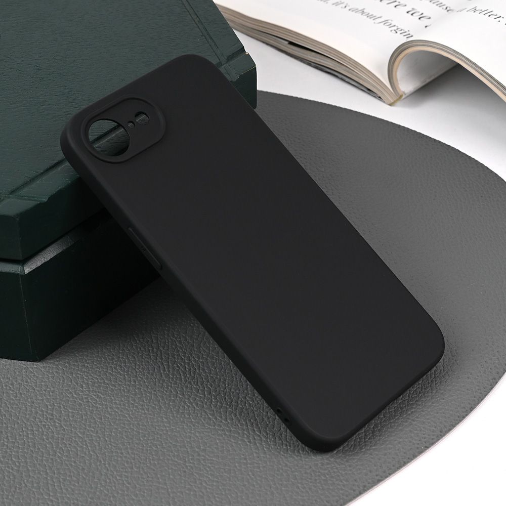 Torbica silikonska Skin za iPhone 16e/17e 6.1 mat crna