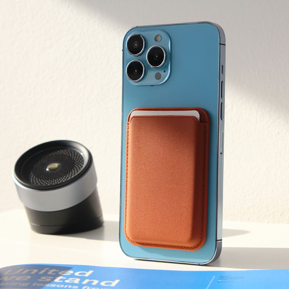 Torbica Leather Magsafe Pocket za iPhone 12 braon